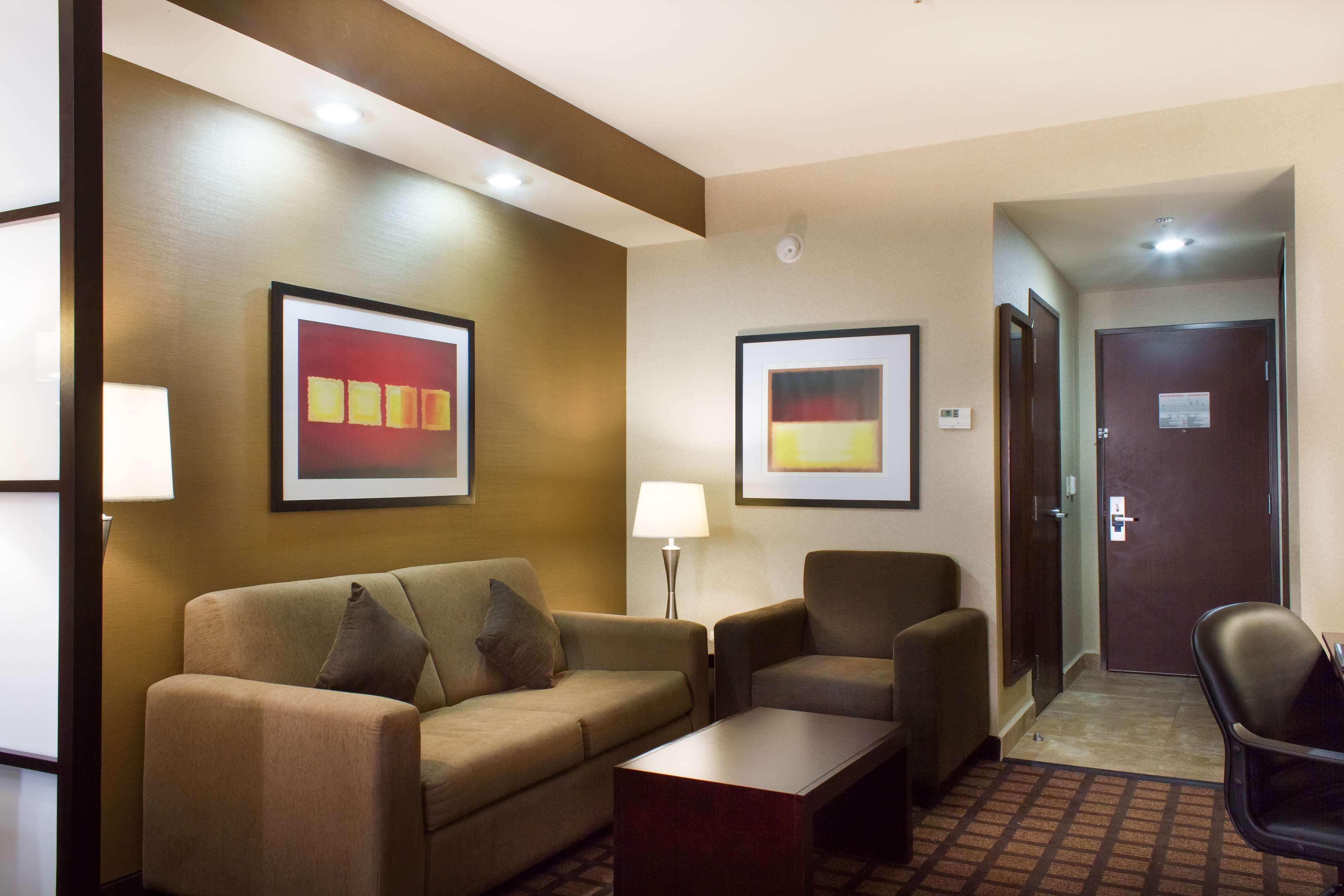 Best Western Premier Monterrey Aeropuerto Apodaca Ngoại thất bức ảnh Suite at the Residence Inn