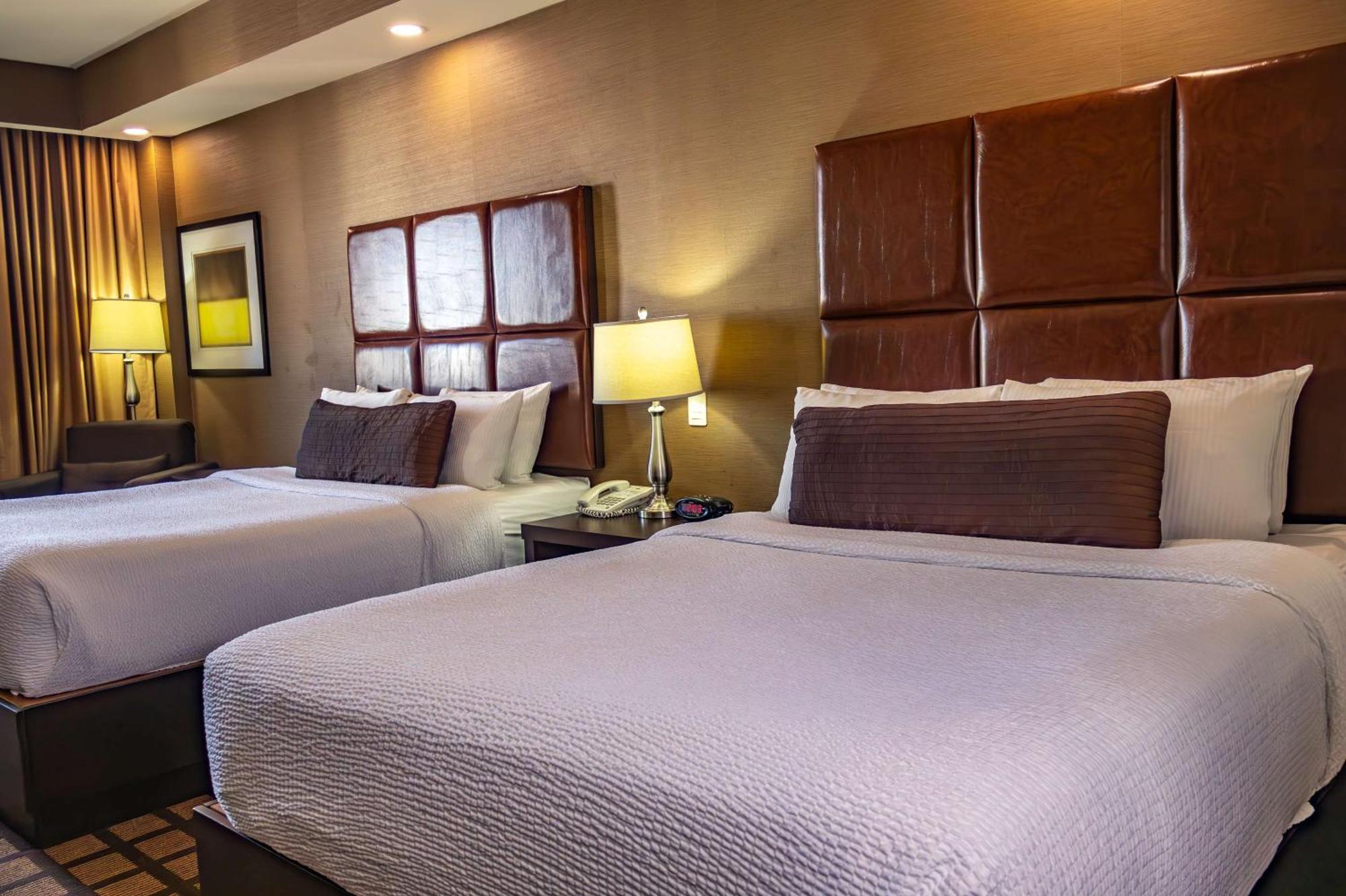 Best Western Premier Monterrey Aeropuerto Apodaca Ngoại thất bức ảnh A typical guest room at the Hilton Garden Inn