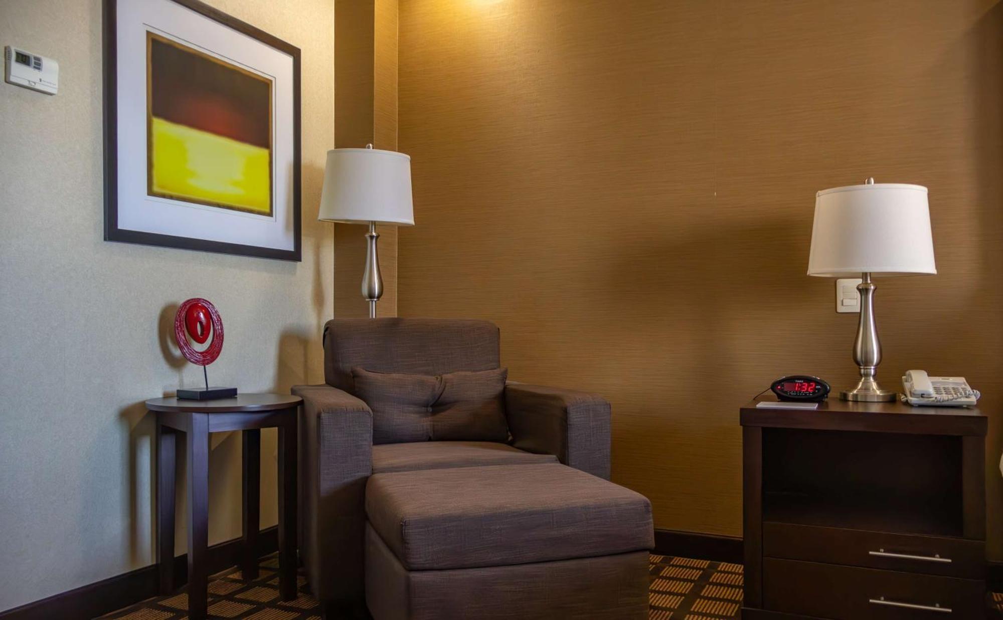 Best Western Premier Monterrey Aeropuerto Apodaca Ngoại thất bức ảnh A room at the Residence Inn