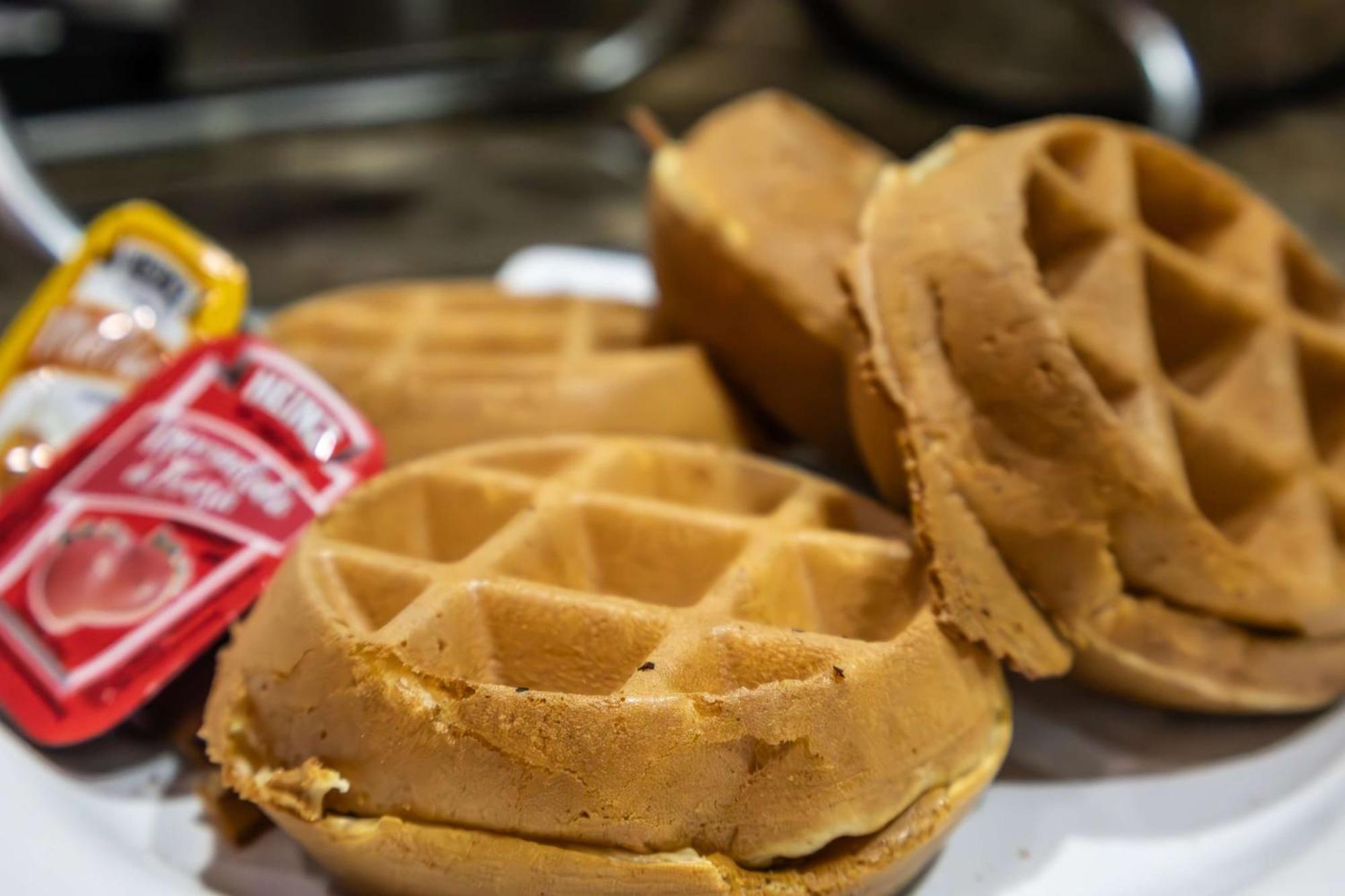 Best Western Premier Monterrey Aeropuerto Apodaca Ngoại thất bức ảnh A waffle sandwich