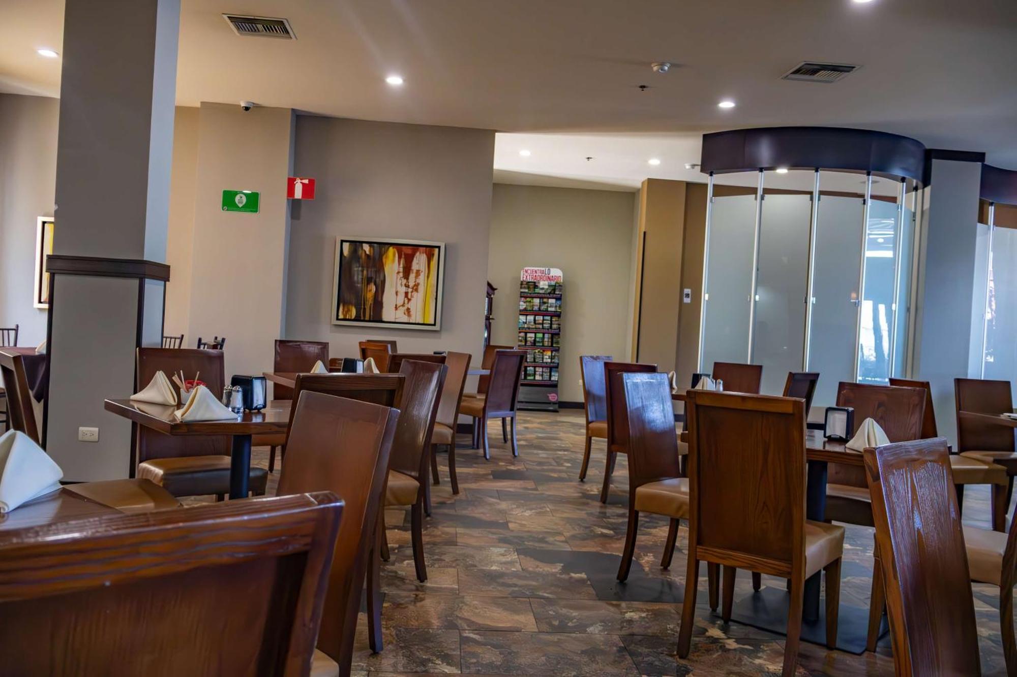 Best Western Premier Monterrey Aeropuerto Apodaca Ngoại thất bức ảnh The interior of the restaurant