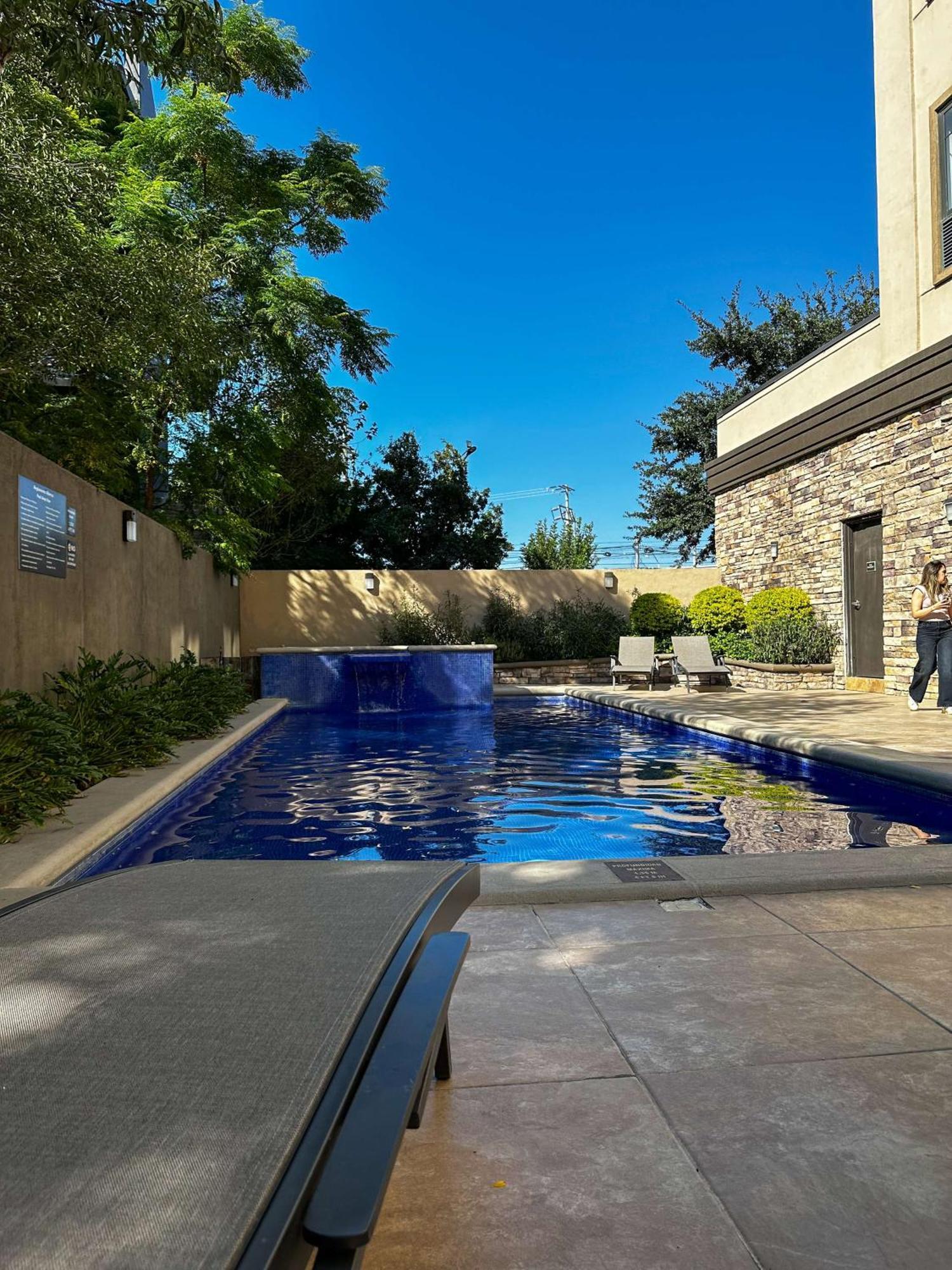 Best Western Premier Monterrey Aeropuerto Apodaca Ngoại thất bức ảnh 3D rendering of a swimming pool