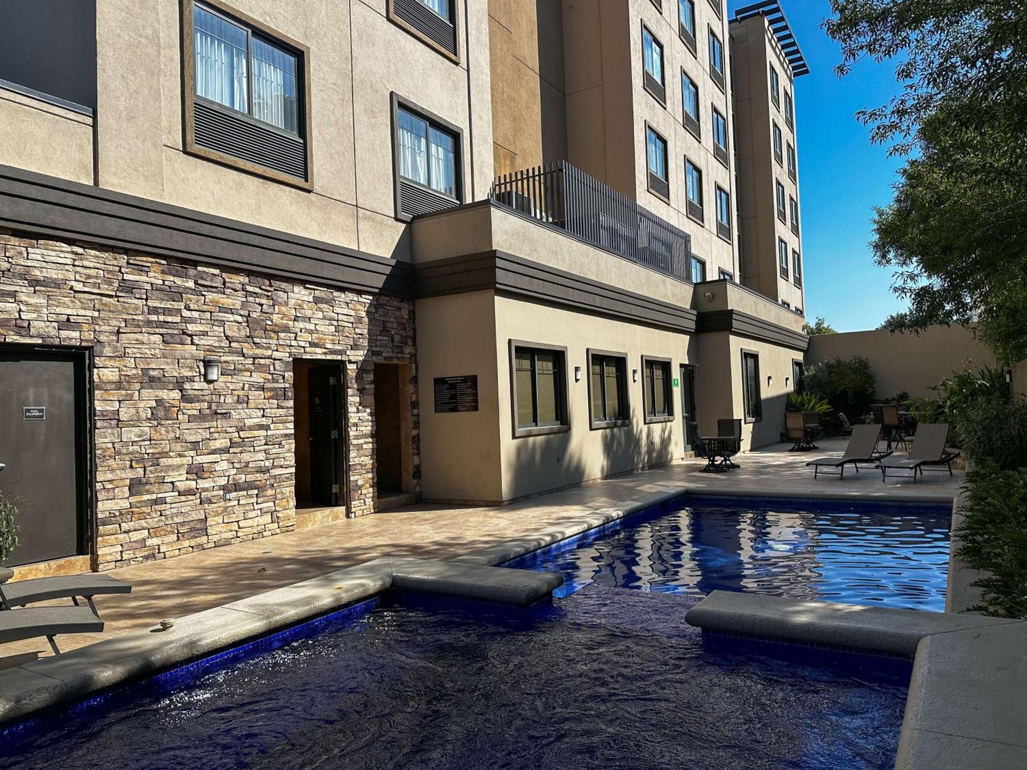 Best Western Premier Monterrey Aeropuerto Apodaca Ngoại thất bức ảnh