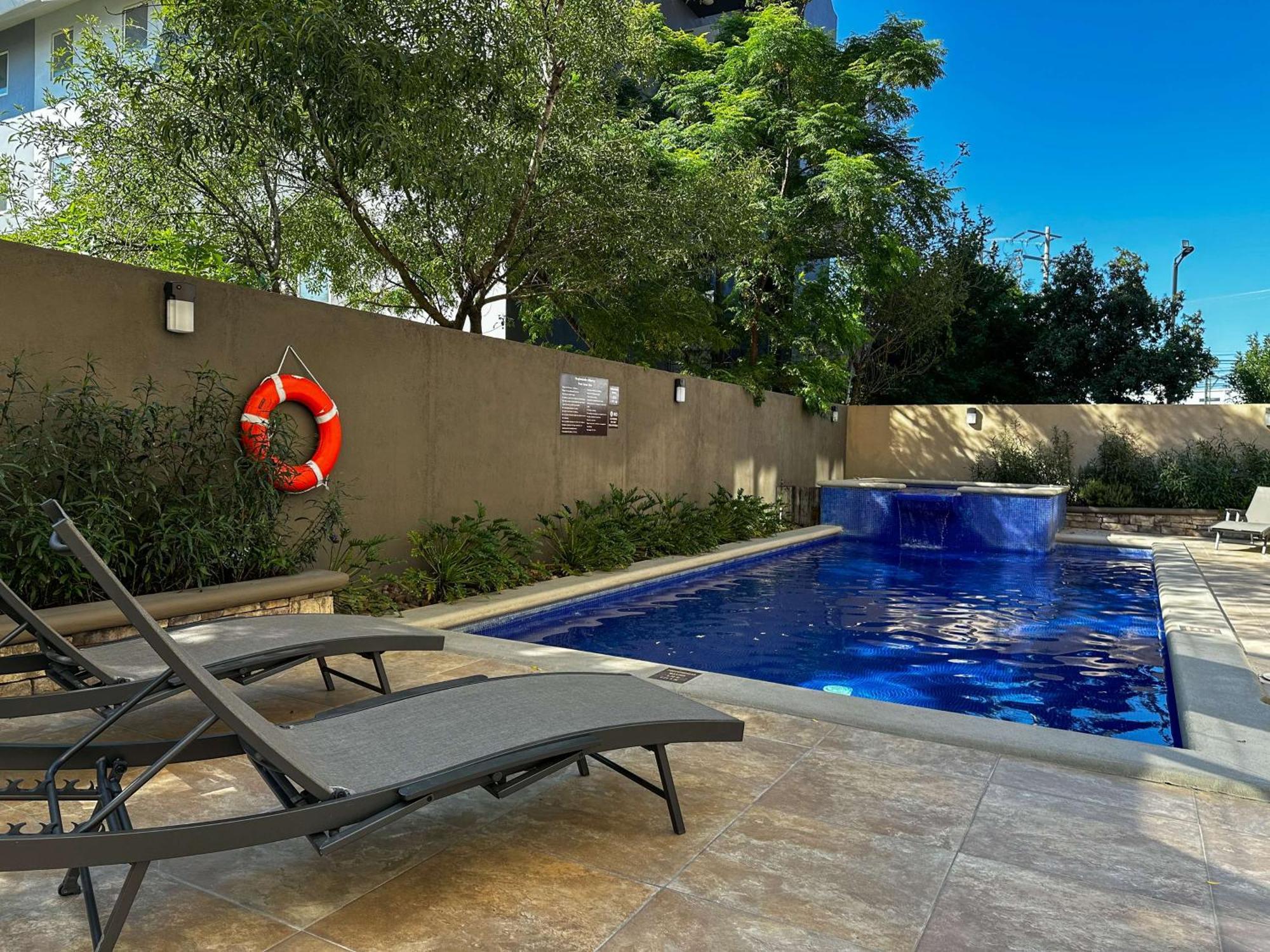 Best Western Premier Monterrey Aeropuerto Apodaca Ngoại thất bức ảnh 3D rendering of a swimming pool